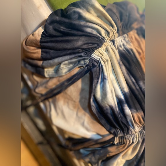 Fashion Nova Dress - Picture 4 of 4